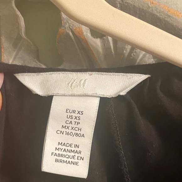 H&M Elegant Black Long Sleeve Dress - Picture 2 of 4